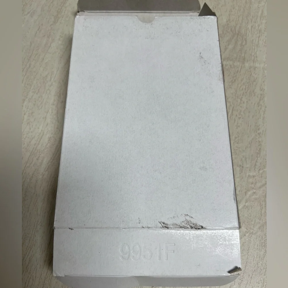 Gucci Blind for Love GG Monogram bee iPhone case for 6 / 7 / 8 - Picture 10 of 11